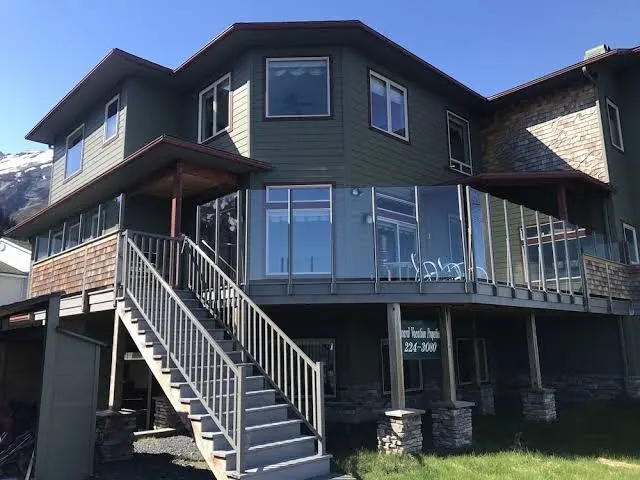 Seward Front Row Townhouse