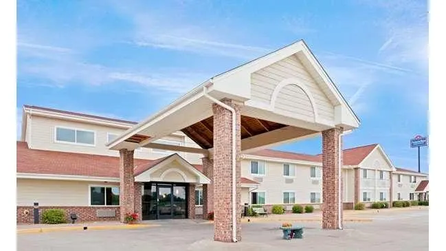 AmericInn by Wyndham Madison SD
