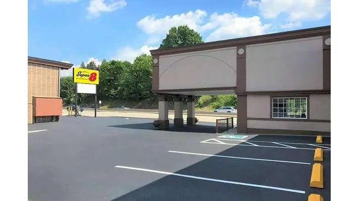 Super 8 by Wyndham Greensburg