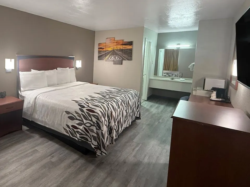 Red Roof Inn Shamrock