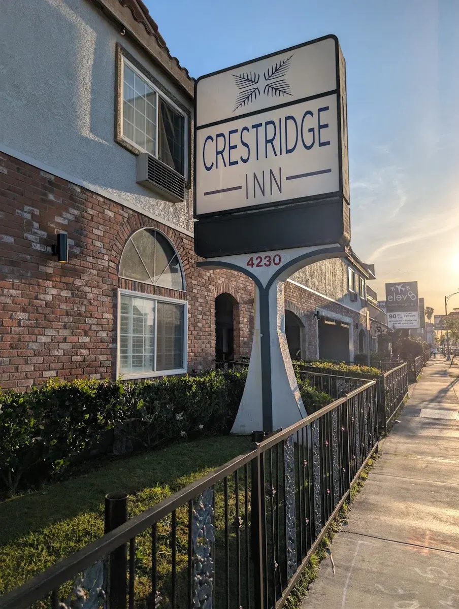 CRESTRIDGE INN