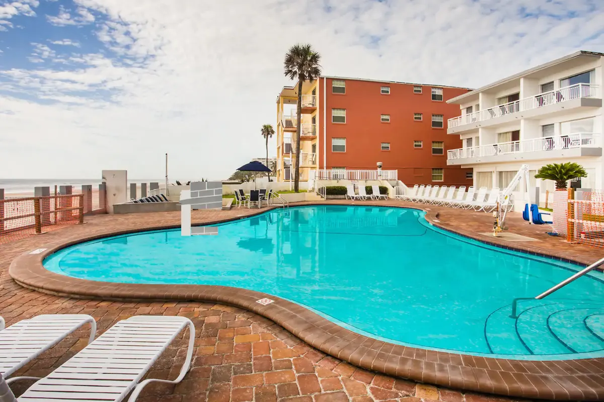 Arya Blu Inn & Suites FL