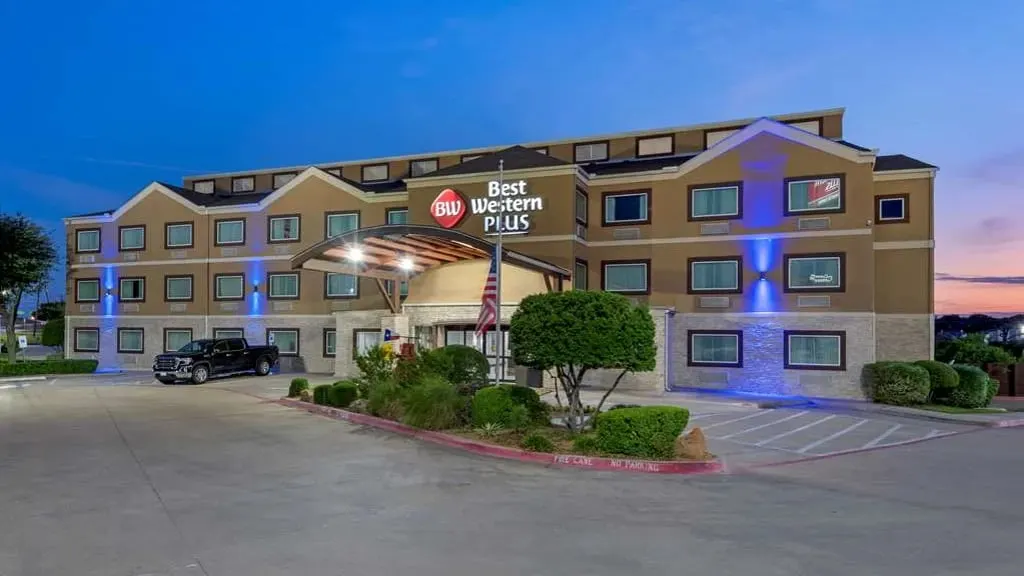 Best Western Plus Arlington North Hotel & Suites
