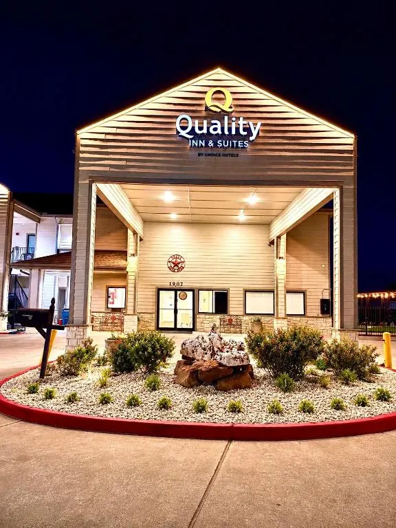 Quality Inn & Suites Victoria South