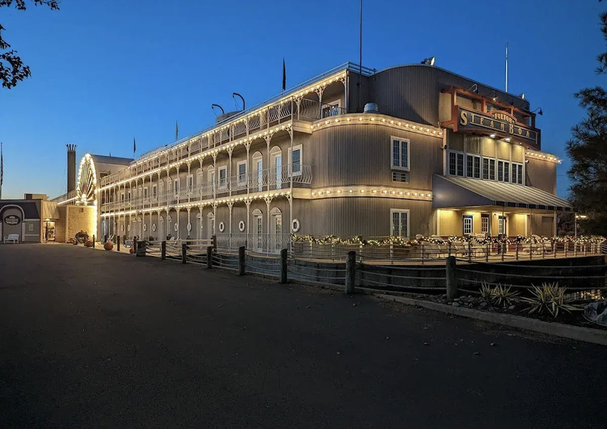 Fulton Steamboat Inn