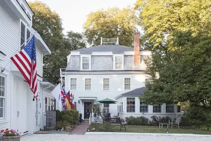 Old Manse Inn