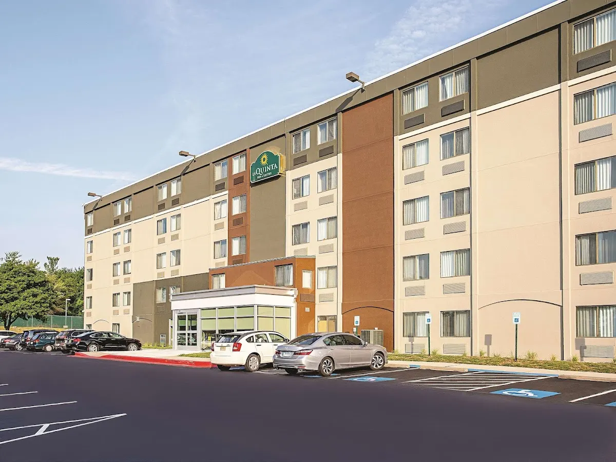 La Quinta Inn & Suites by Wyndham Baltimore N / White Marsh