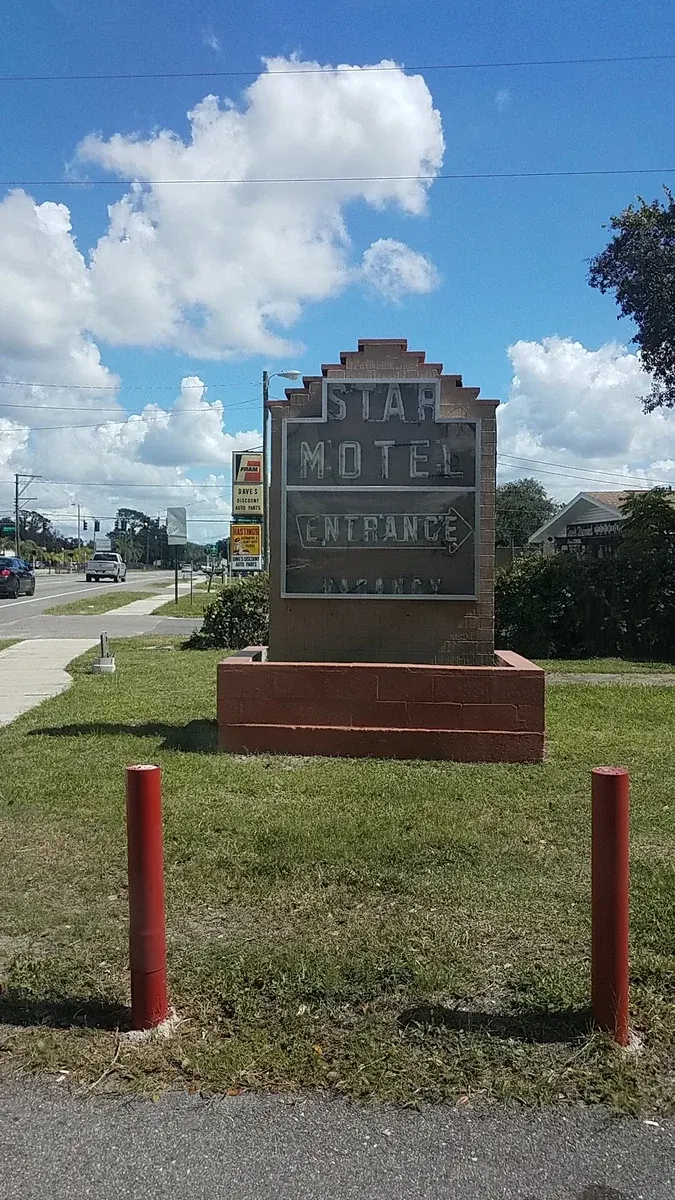 STAR MOTEL