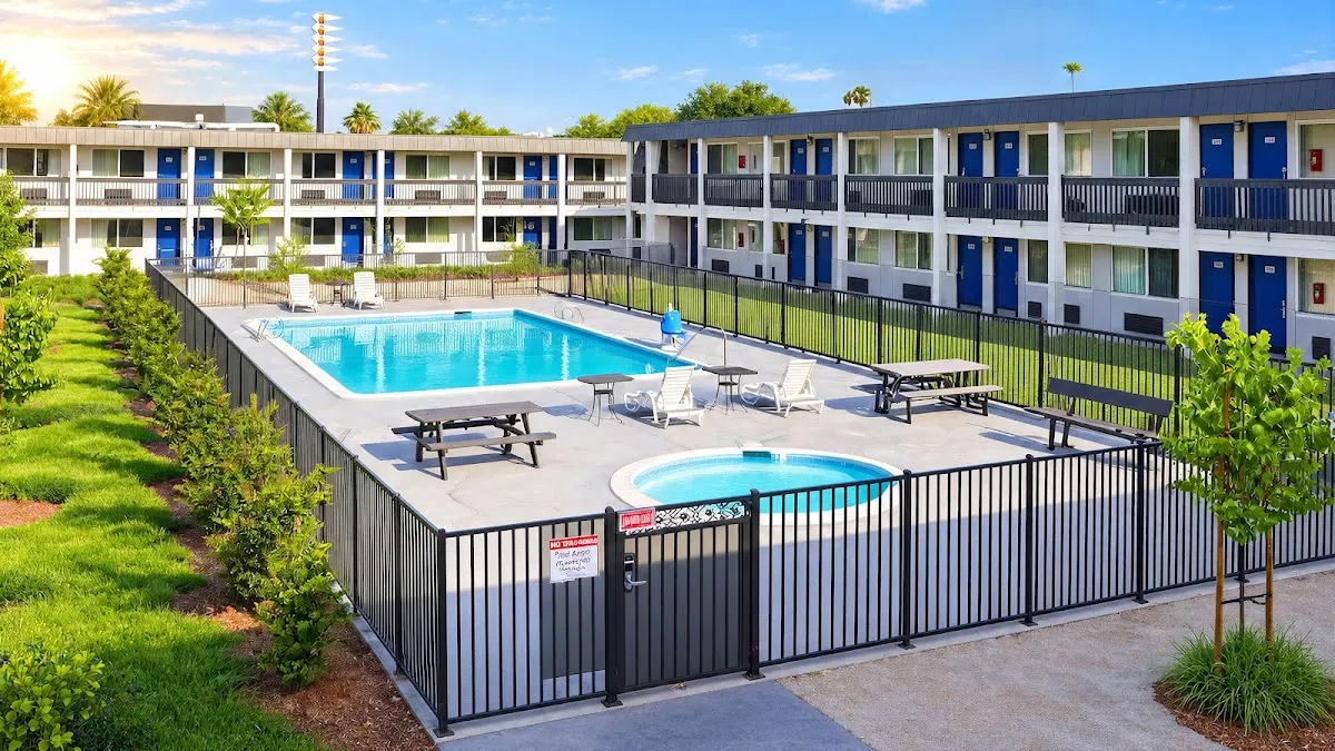 Motel 6 Claremont, CA
