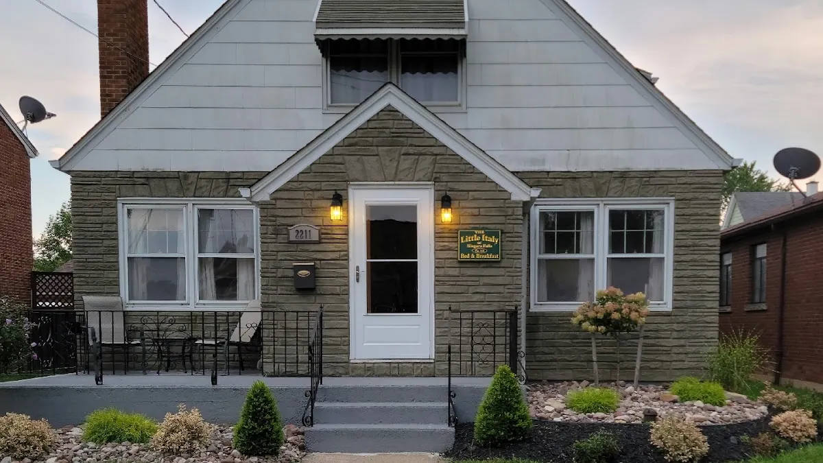 The Little Italy Bed & Breakfast at Niagara Falls, NY
