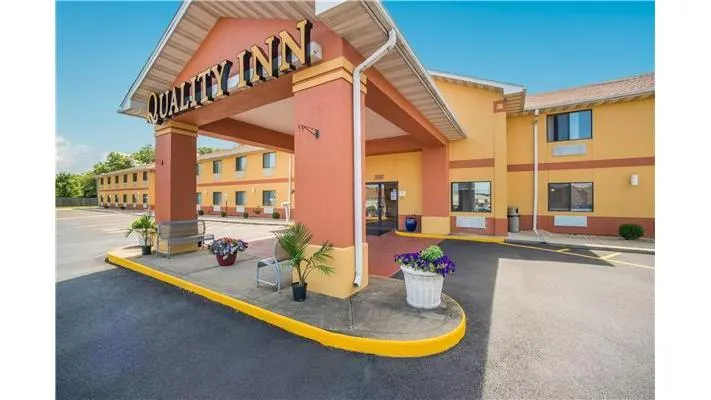 Quality Inn O'Fallon IL - St. Louis