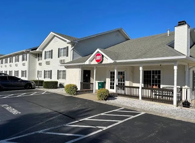 Econo Lodge Inn & Suites Dickson