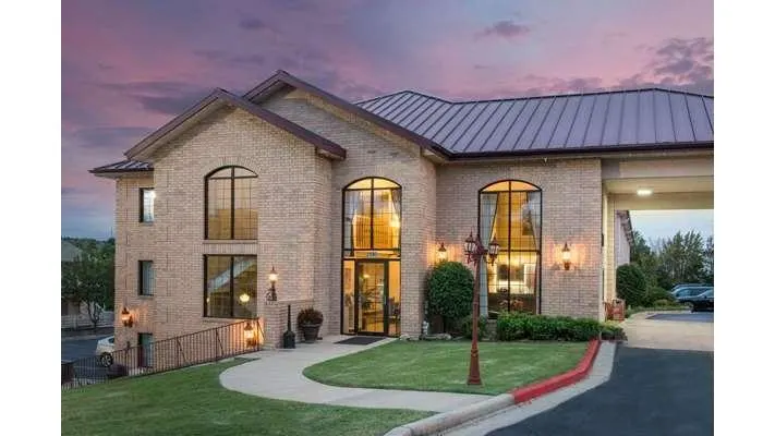 Super 8 by Wyndham Branson/Andy Williams Theatre