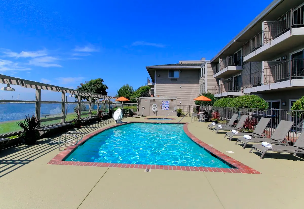 Executive Inn & Suites Hotel of Oakland, CA