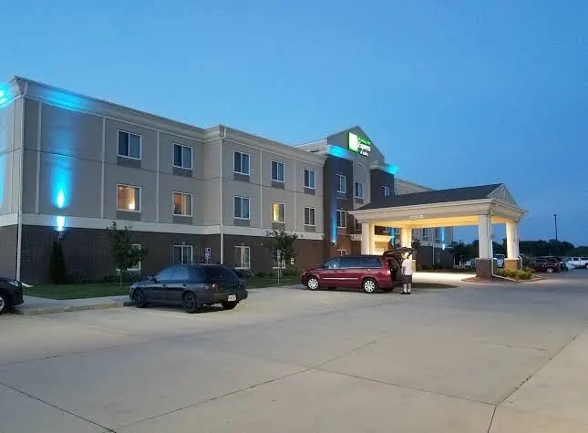 Holiday Inn Express & Suites Albert Lea - I-35 by IHG