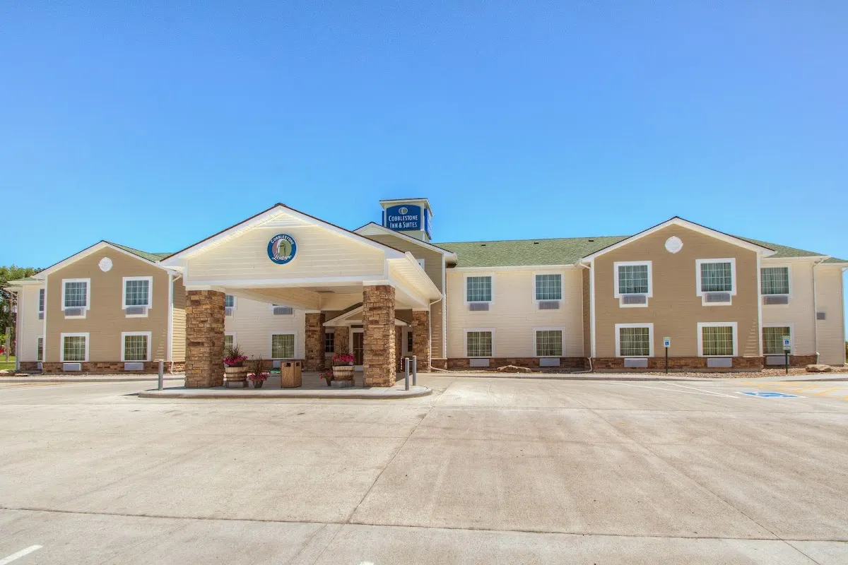 Cobblestone Inn & Suites - Holyoke