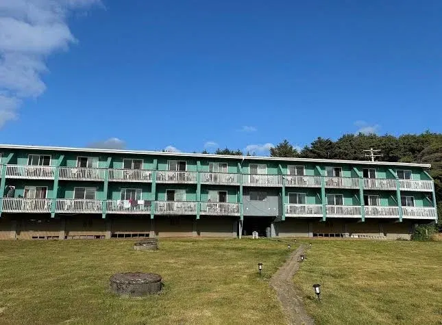 Silver Surf Motel