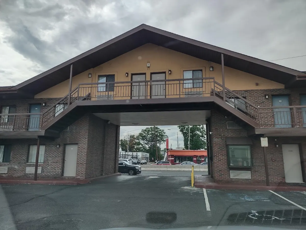 Linden Motor Inn