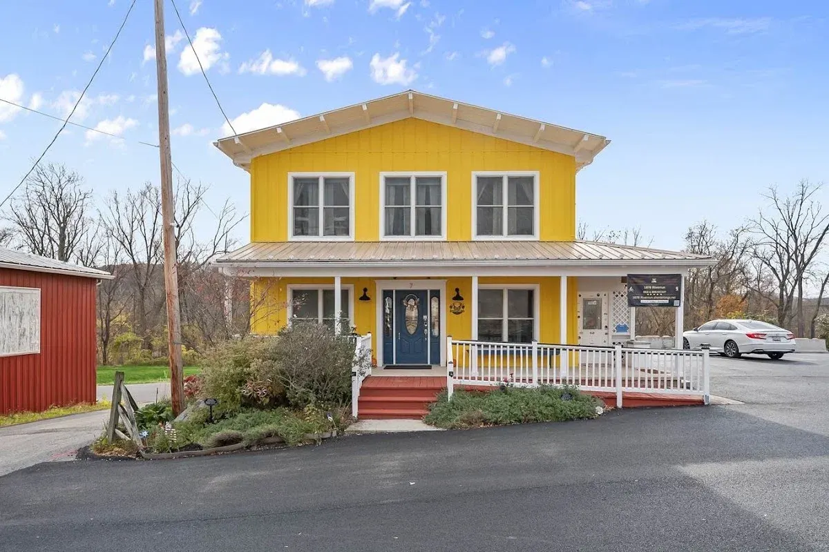 1878 Riverrun Bed and Breakfast