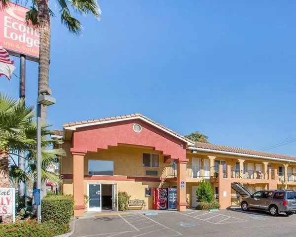 Econo Lodge Inn & Suites Lodi - Wine Country Area
