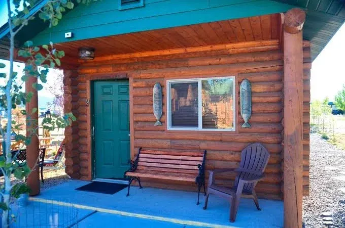 Lure Me Inn | Cabin, Hotel, Stay in Ennis