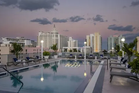 Courtyard by Marriott Miami Beach South Beach