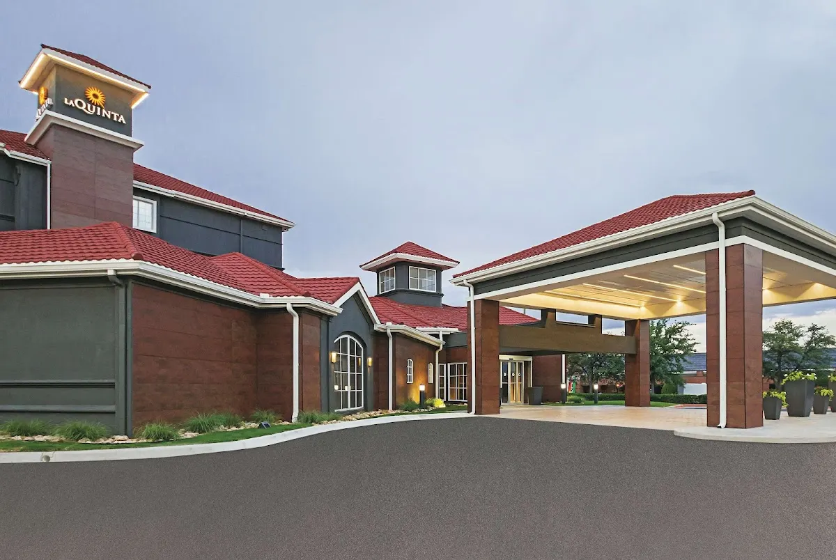La Quinta Inn & Suites by Wyndham Fort Worth City View