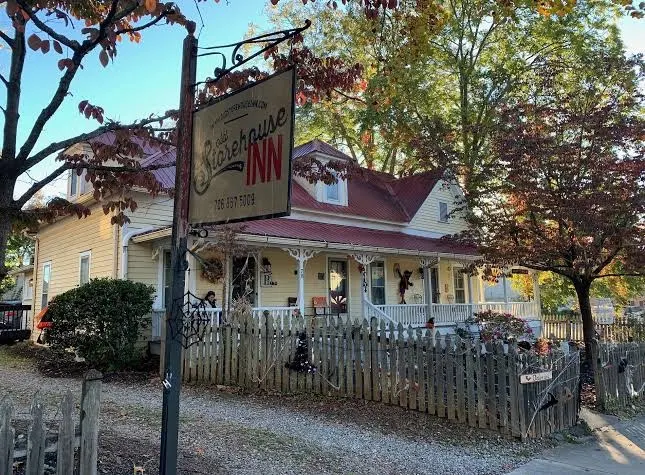 Old Storehouse Inn