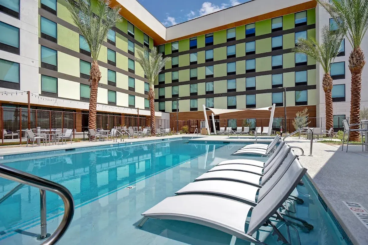 Hampton Inn & Suites Las Vegas Convention Center