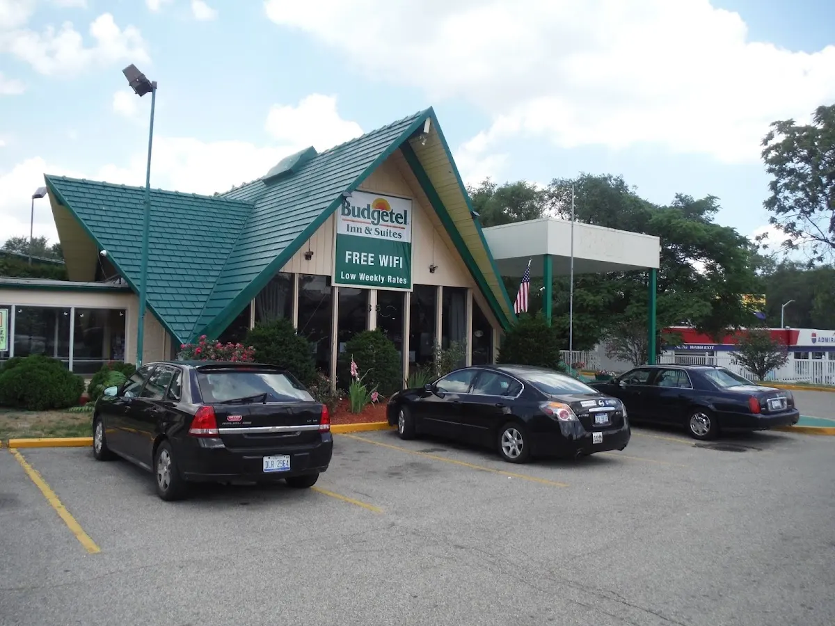 Budgetel Inn & Suites Hotel