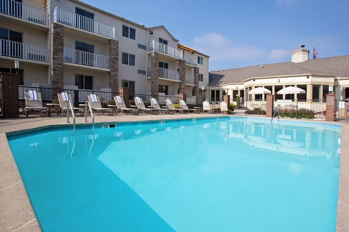 Holiday Inn Express & Suites Pittsburgh Airport by IHG