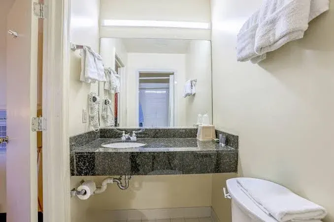 Whispering Pines Motel