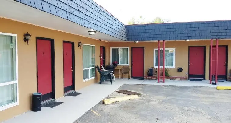 The Blue Buffalo Motel