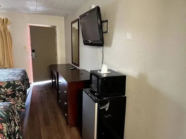 Budget Plaza Motel