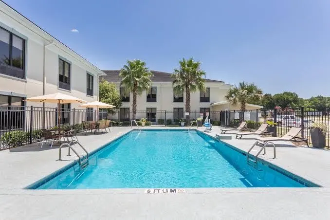 Iris Garden Inn