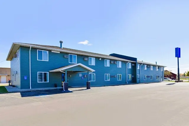 EconoLux Inn