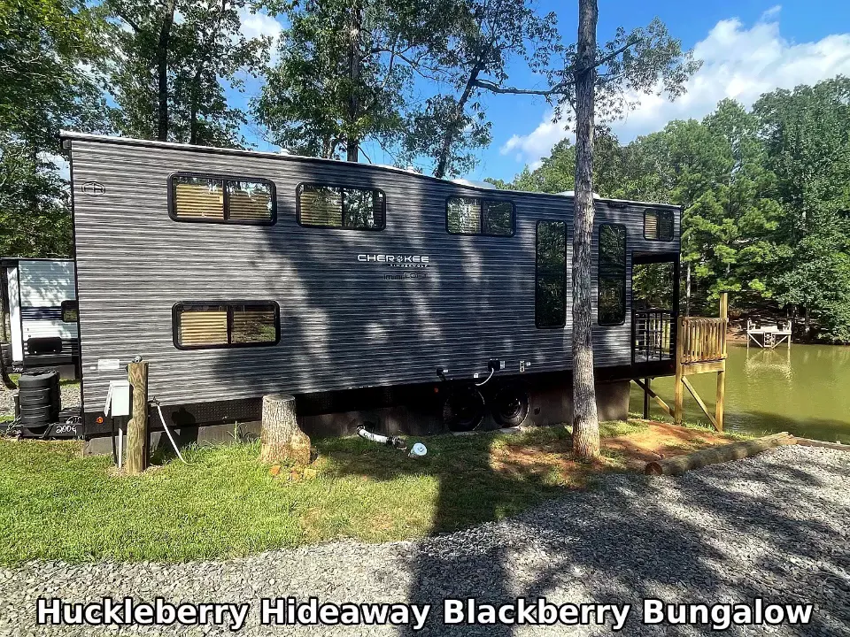 Huckleberry Hideaway Cabins & RV