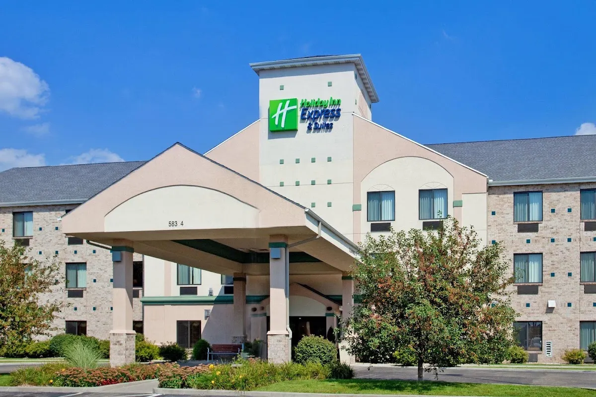 Holiday Inn Express & Suites Elkhart-South by IHG