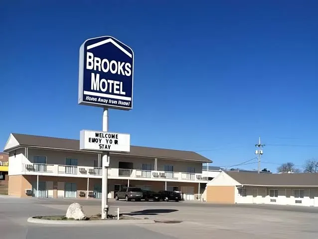Brooks Motel