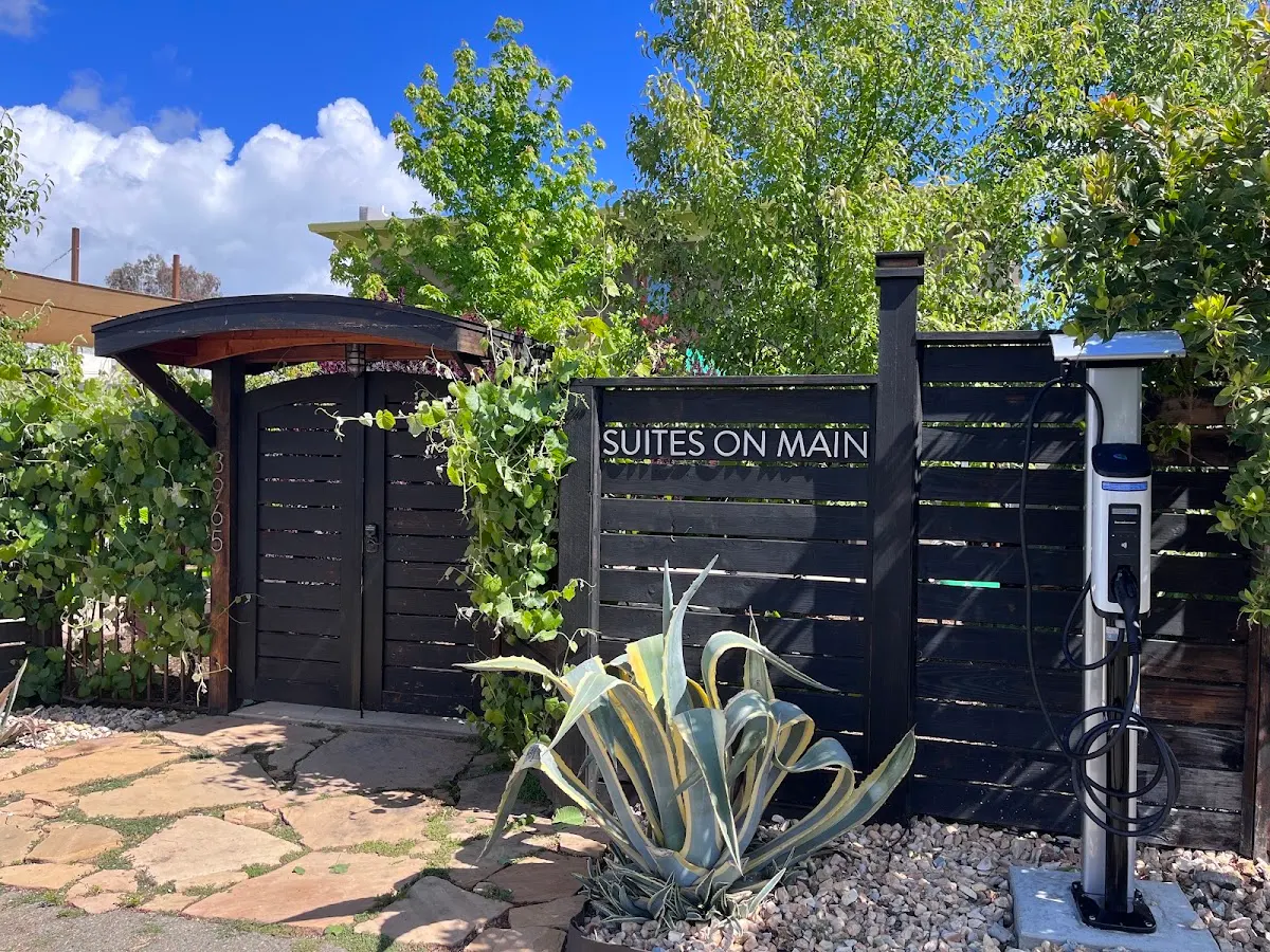 Suite On Main