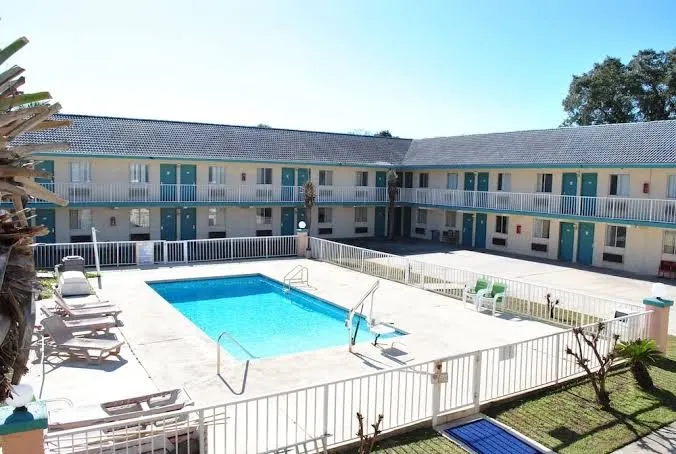 Coconut Grove Motel Inn