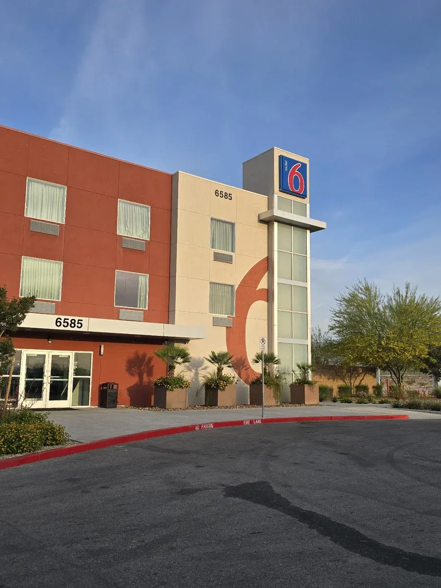 Motel 6 Las Vegas, NV - Motor Speedway