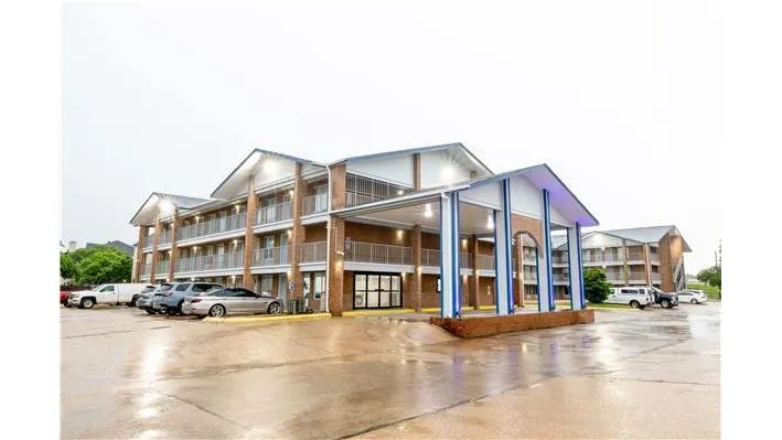 Days Inn & Suites by Wyndham Bossier City LA / Shreveport