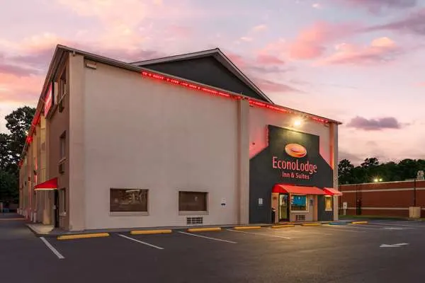 Econo Lodge Inn & Suites Virginia Beach - Norfolk