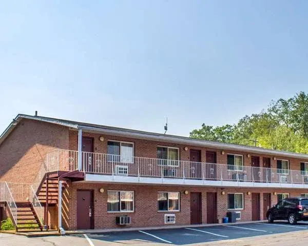 Econo Lodge Drums