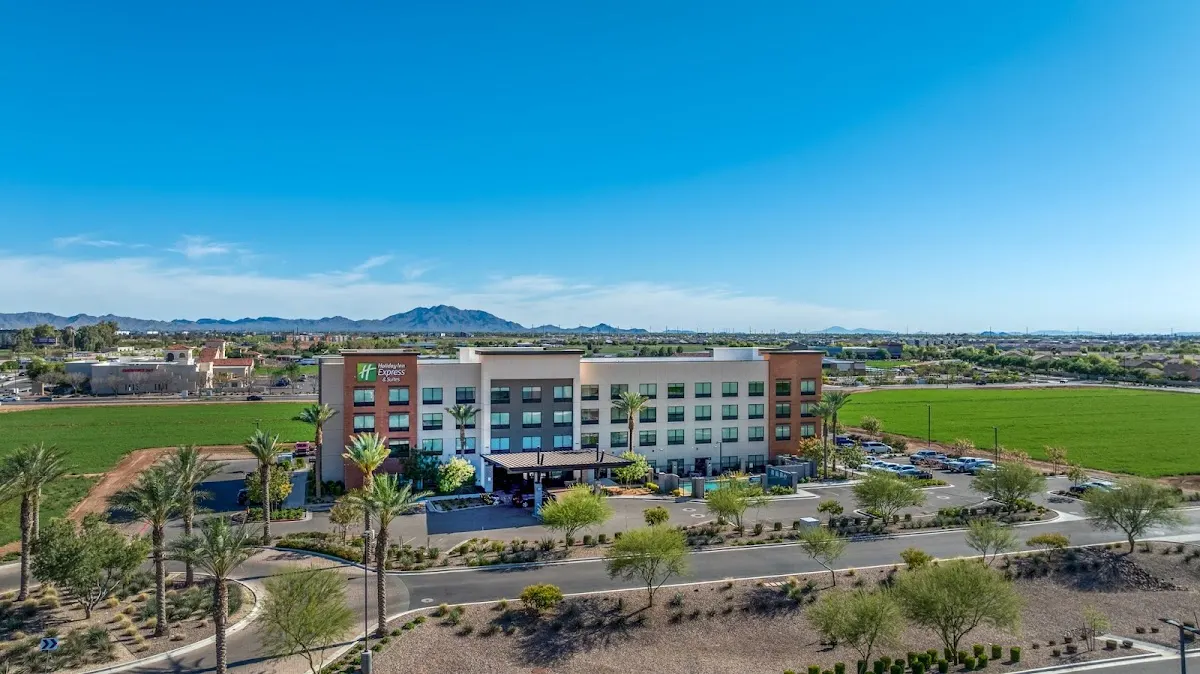 Holiday Inn Express & Suites Gilbert – Mesa Gateway Airport by IHG