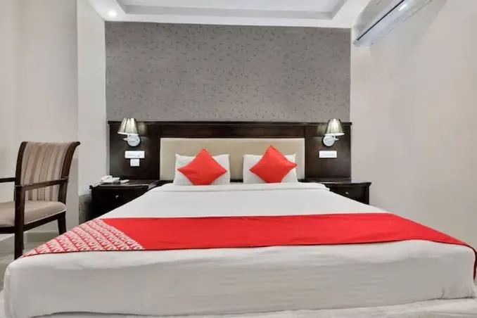 Albany Hotel