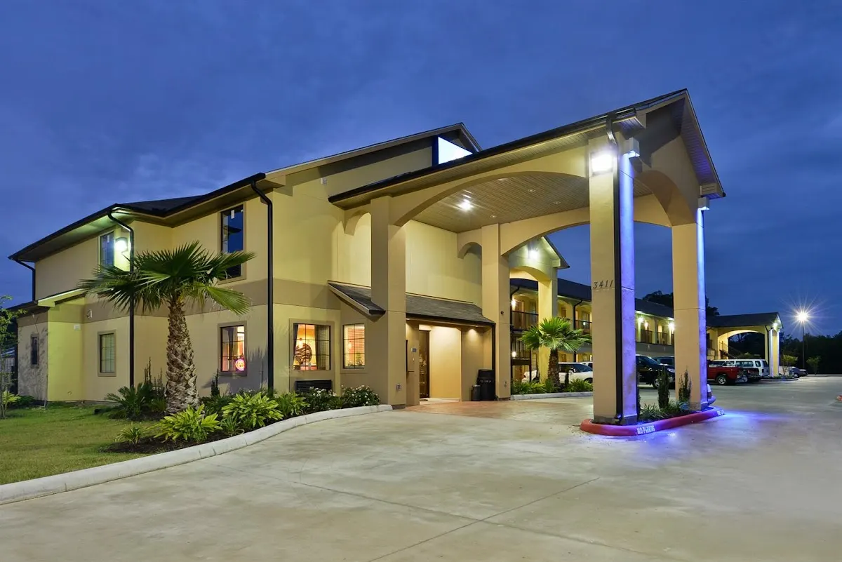 Americas Best Value Inn & Suites Lake Charles at I-210 Exit 11