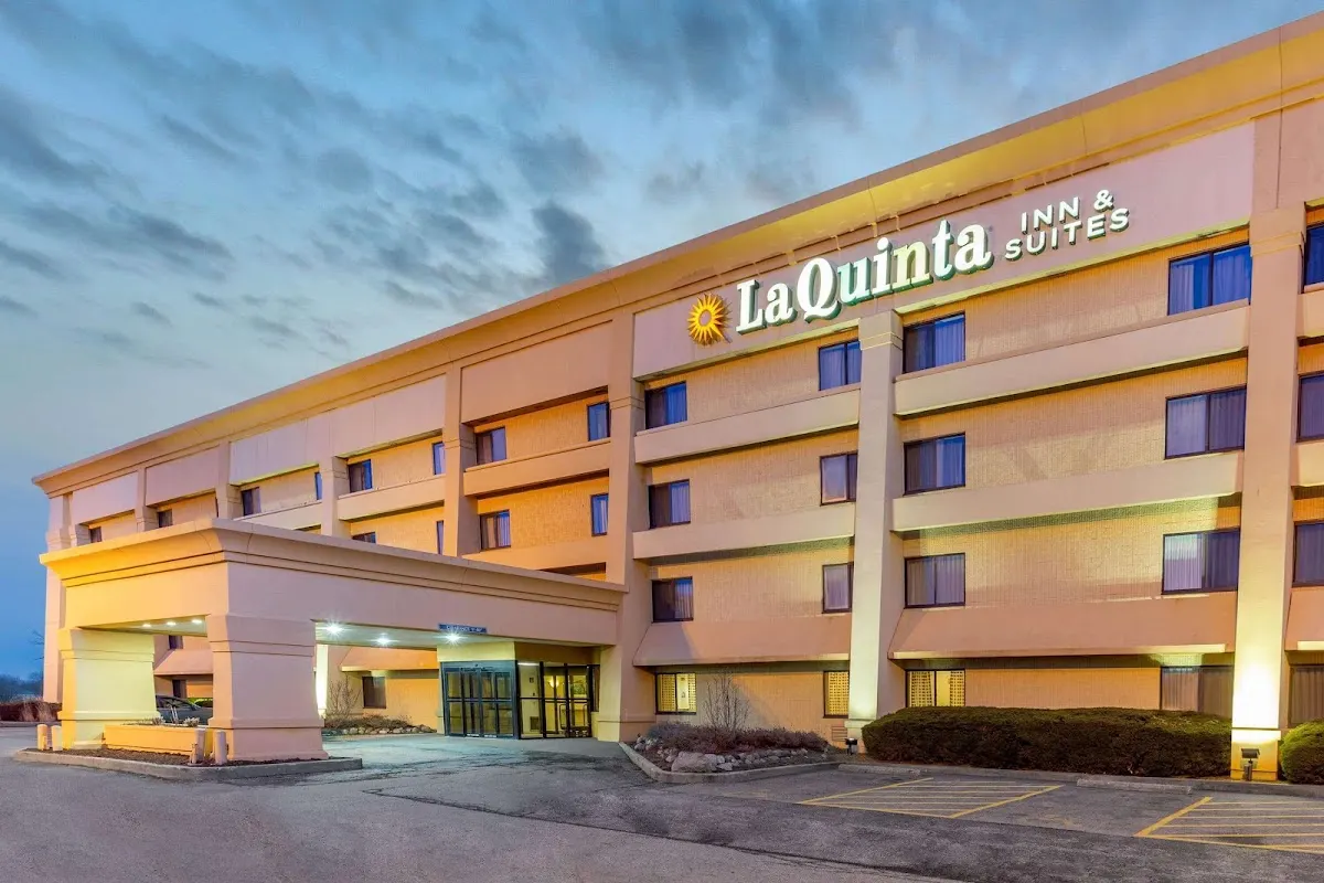 La Quinta Inn & Suites by Wyndham Chicago Gurnee