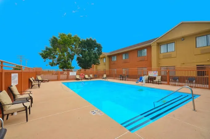 Quality Inn & Suites Artesia